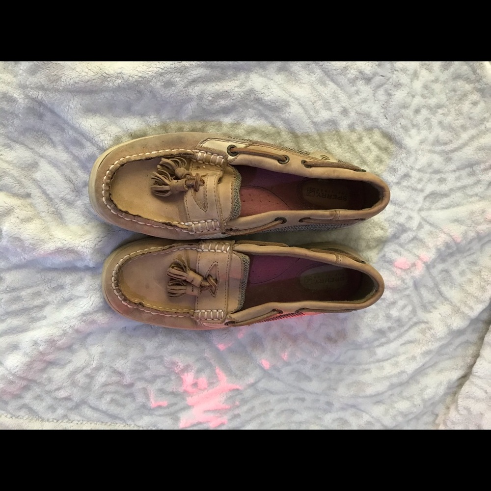 Brown sperrys